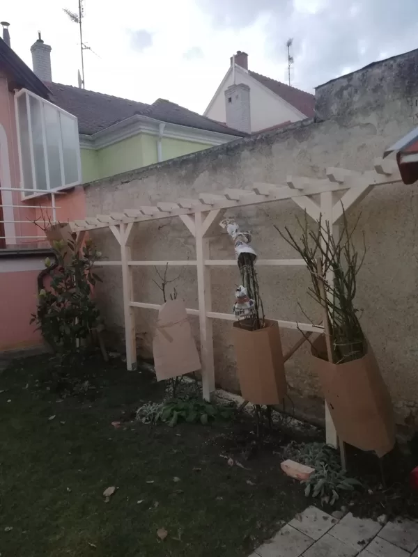 Magaságyás és Pergola készítés és telepítés
